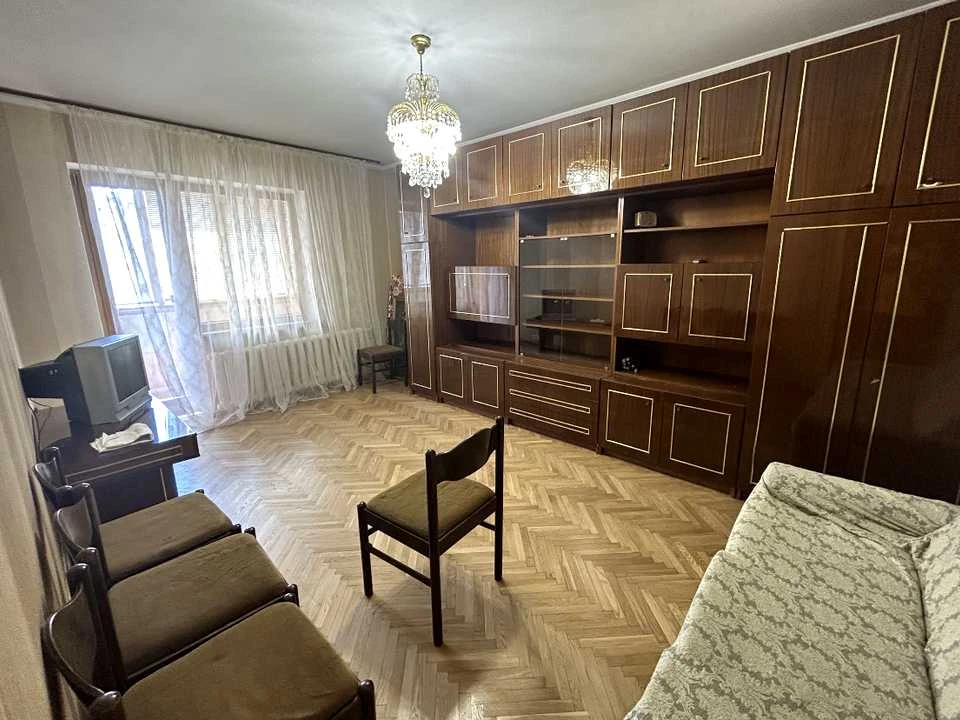 Квартира. Киев, улица Левка Лукьяненко