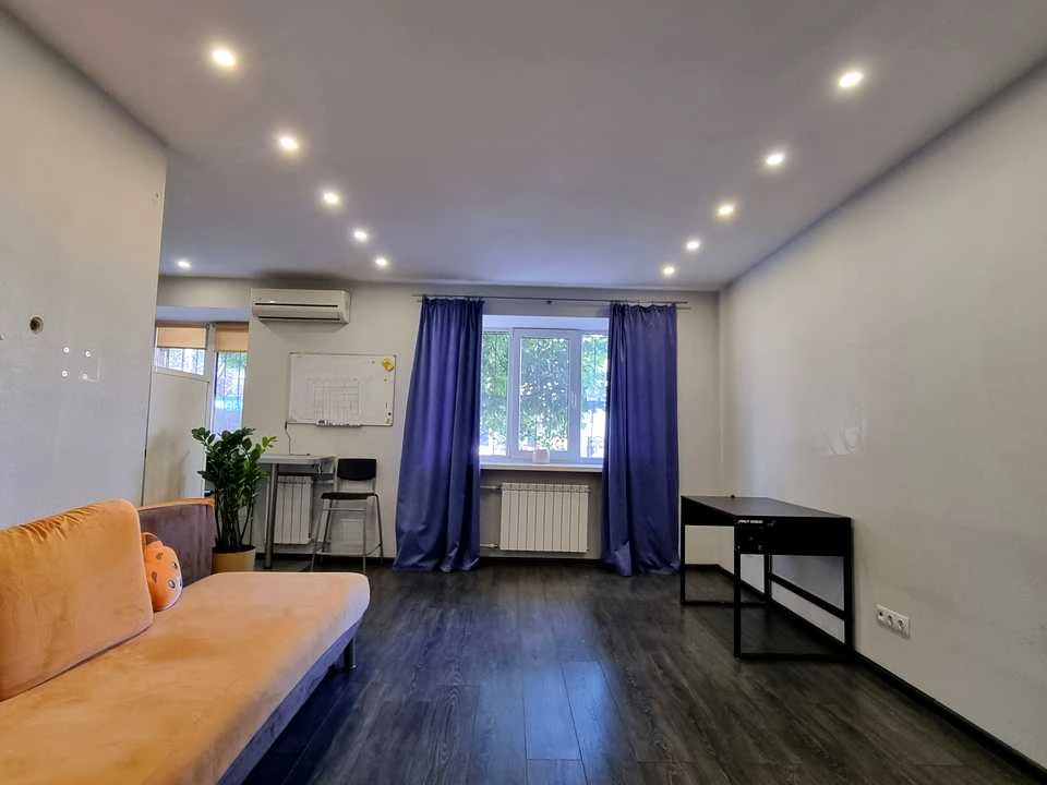 Apartment. Kyiv, Kostyantinivska Street
