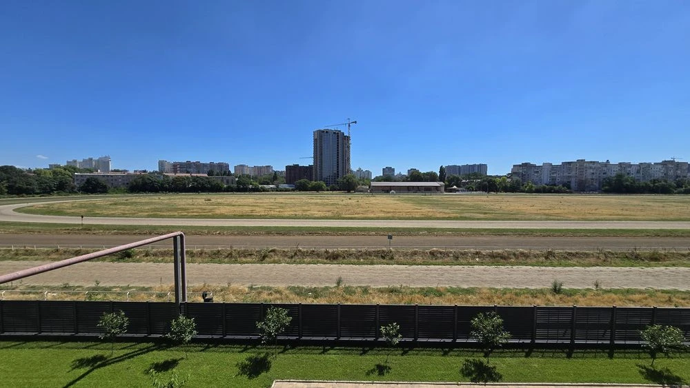 Рассрочка 60 Жемчужина/Красновая Продам шикарную 2-х комнат