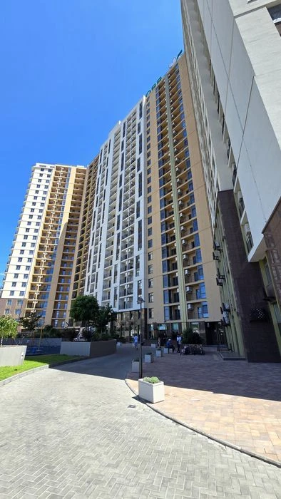 Рассрочка 60 Жемчужина/Красновая Продам шикарную 2-х комнат