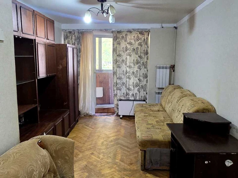 Квартира. Киев, Озерная ул.