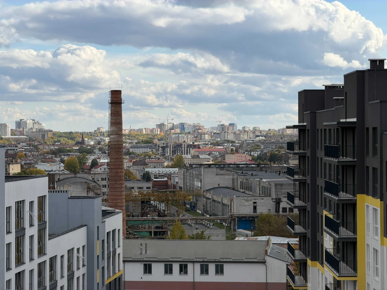 Sale of 3-room 98 sq.m apartment in the "Schengen" residential complex on Zalesnitska Street