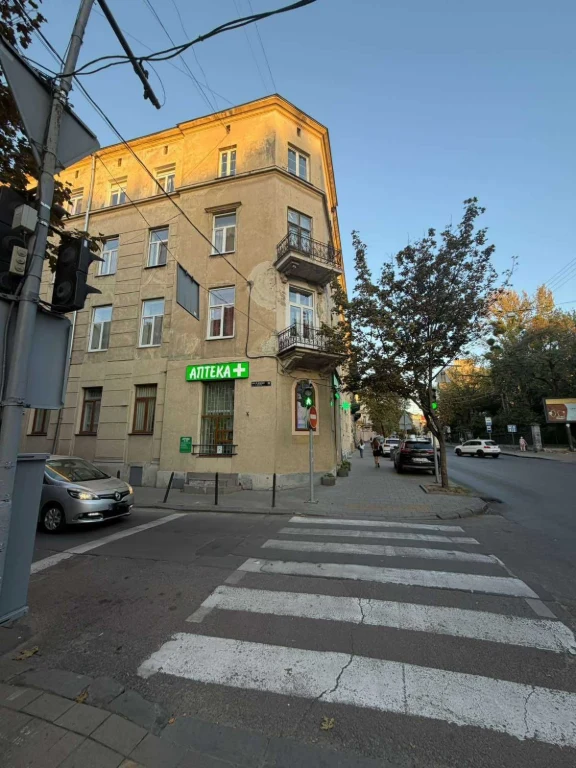 Продаж 3-кімнатній квартири, вул. Дороша (бічна вул. Зелена)