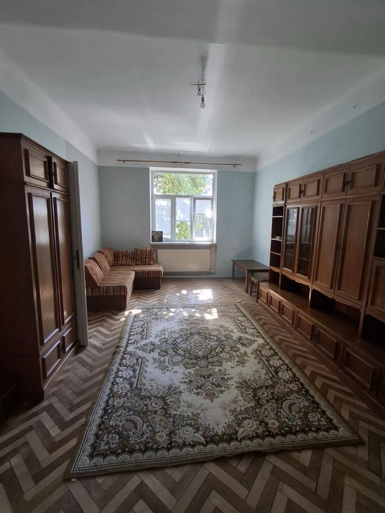 Продажа 2-комнатной квартиры на улице Морозенка (центр)