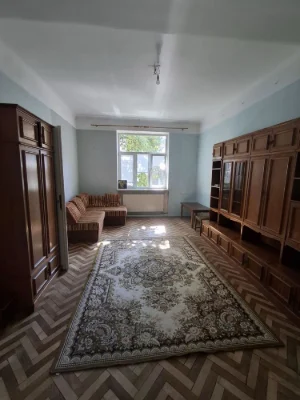 Продажа 2-комнатной квартиры на улице Морозенка (центр)