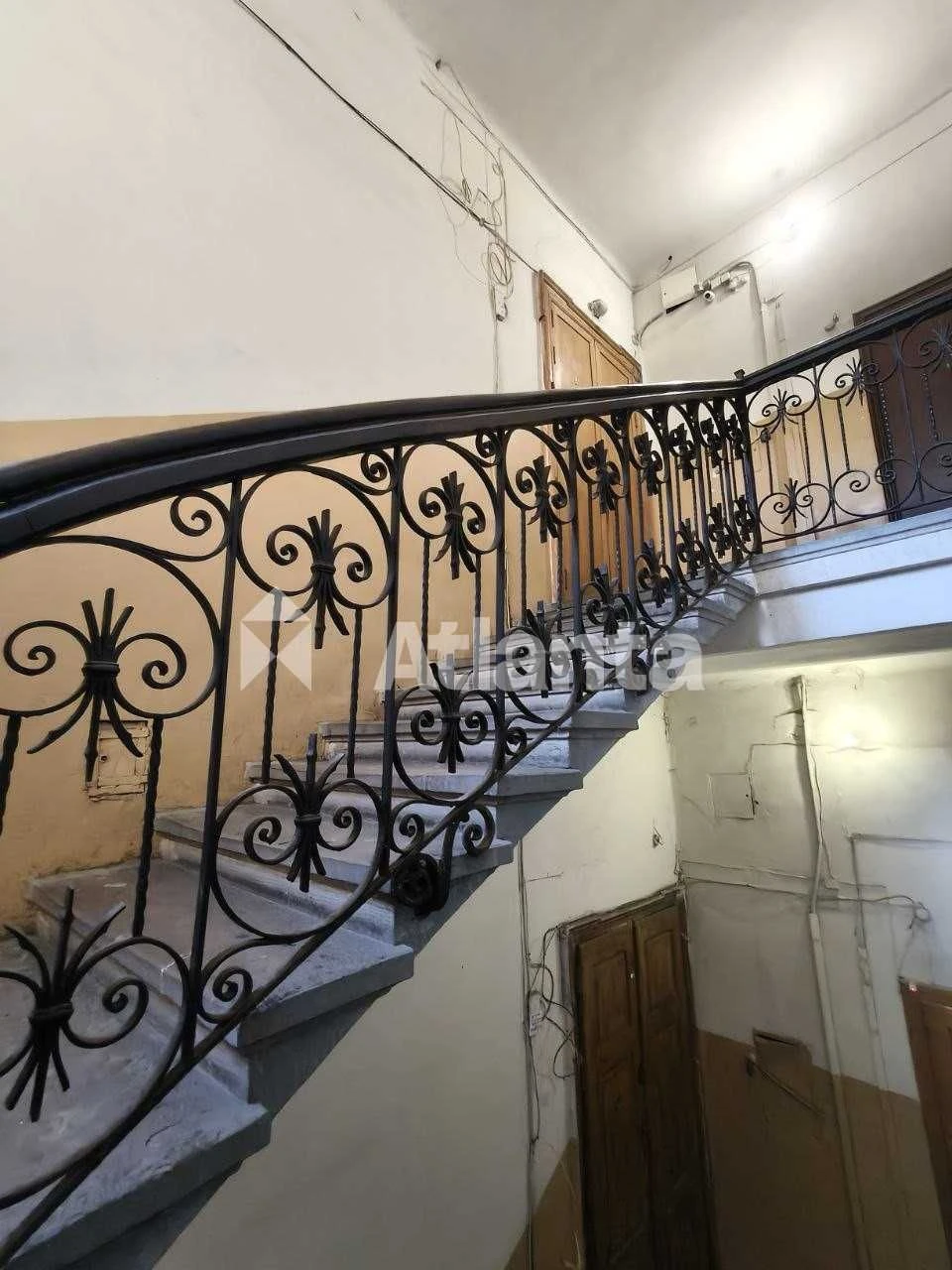7-кімнатна квартира
173,1 м²
у самому центрі Львова, проїзд