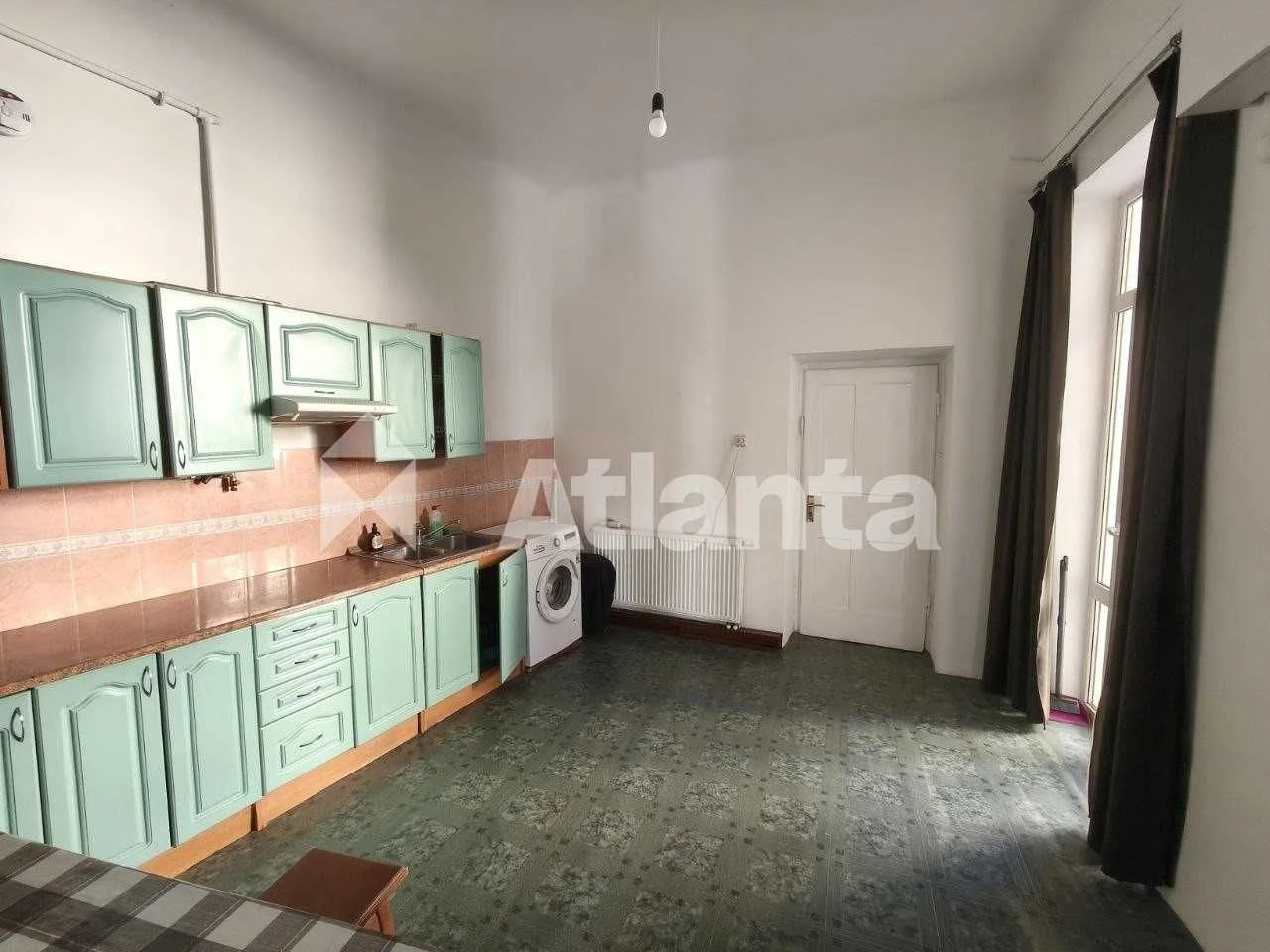 7-кімнатна квартира
173,1 м²
у самому центрі Львова, проїзд