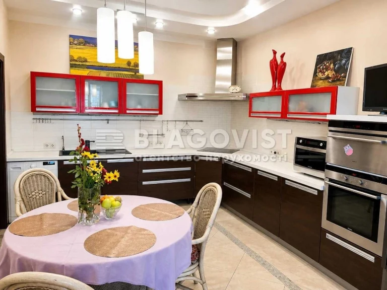Sale of a 2-room apartment 80 sq m with good renovation. Obon,