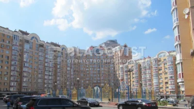 Продаж 2-кімн. квартири 80 м.кв. з гарним ремонтом. Оболонь,