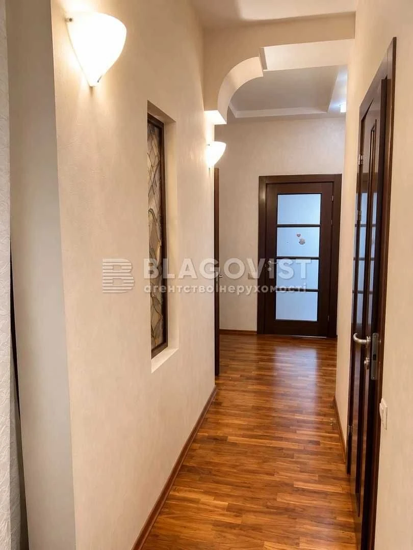 Продаж 2-кімн. квартири 80 м.кв. з гарним ремонтом. Оболонь,