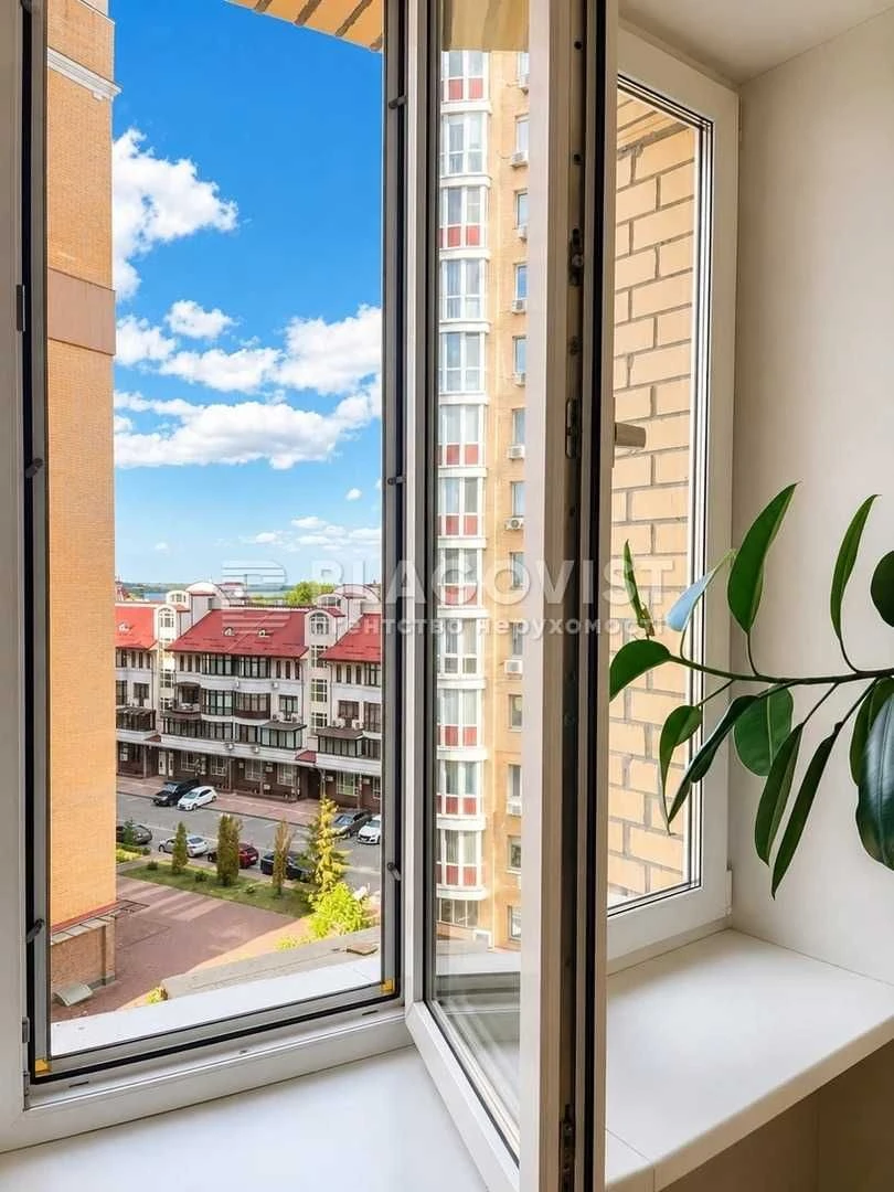 Продаж 2-кімн. квартири 80 м.кв. з гарним ремонтом. Оболонь,
