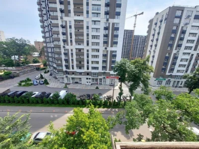 One-room apartment for sale on Lvivska Street 12