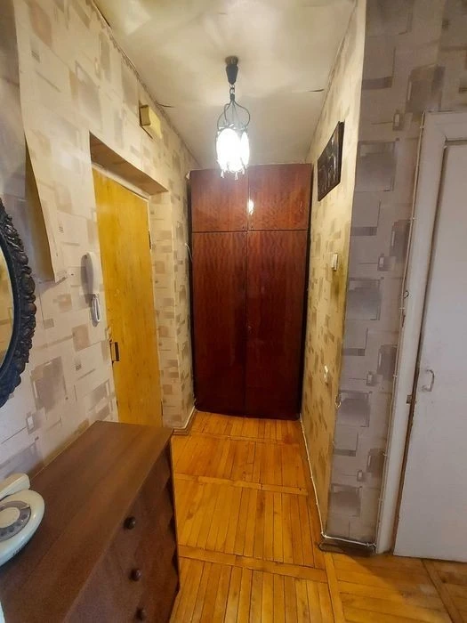 One-room apartment for sale on Lvivska Street 12