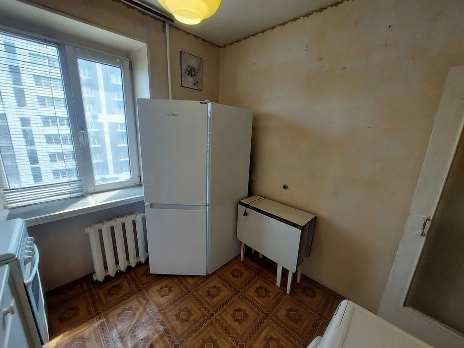 One-room apartment for sale on Lvivska Street 12