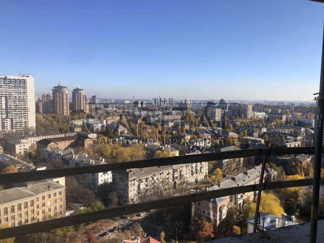 Продається квартира в комплексі TARYAN TOWERS, 12-й поверх, 3-та вежа