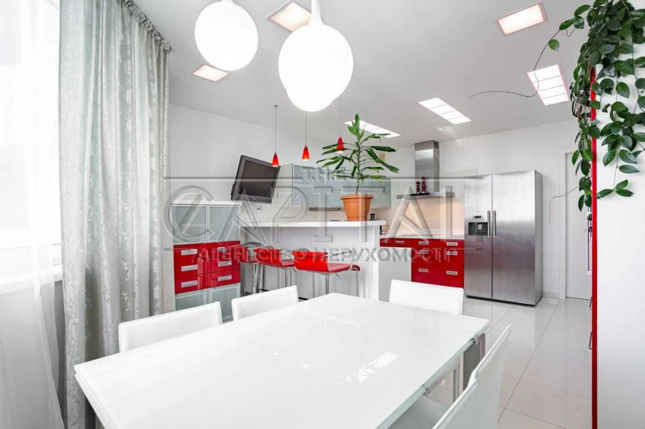 Sale/Apartment/110 sq.m/Kyiv/Darnytskyi