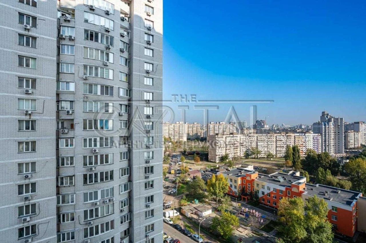 Sale/Apartment/110 sq.m/Kyiv/Darnytskyi
