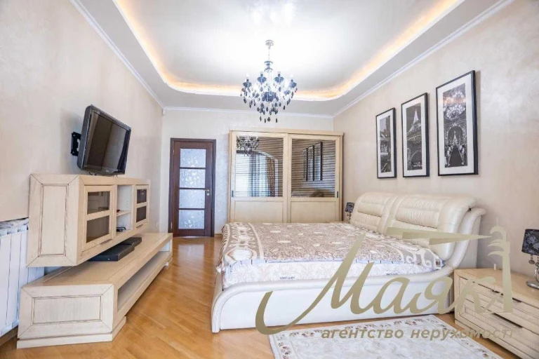 For Sale: 3-bedroom apartment, 121 sq m, Levka Lukyanyk 21, Minsk