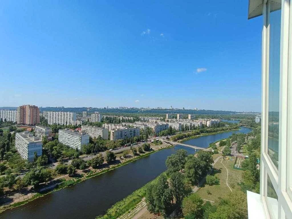Продається 4-кімнатна квартира Київ, Дніпровський, вулиця Ованеса Туманяна