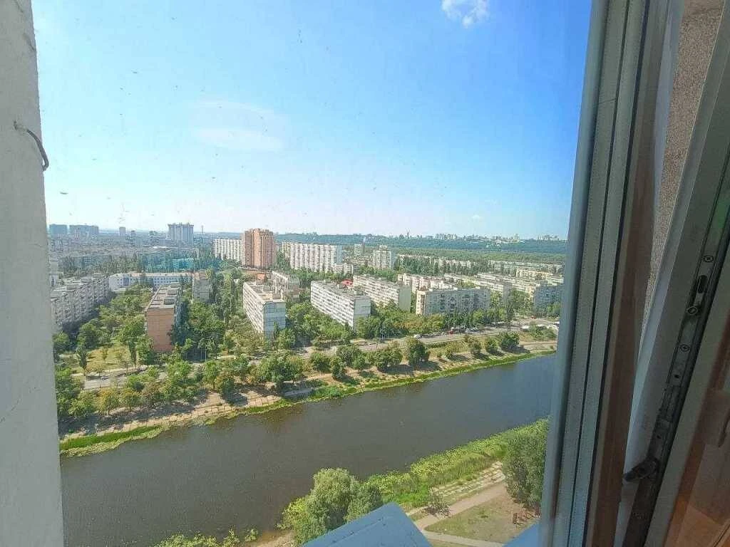 Продається 4-кімнатна квартира Київ, Дніпровський, вулиця Ованеса Туманяна