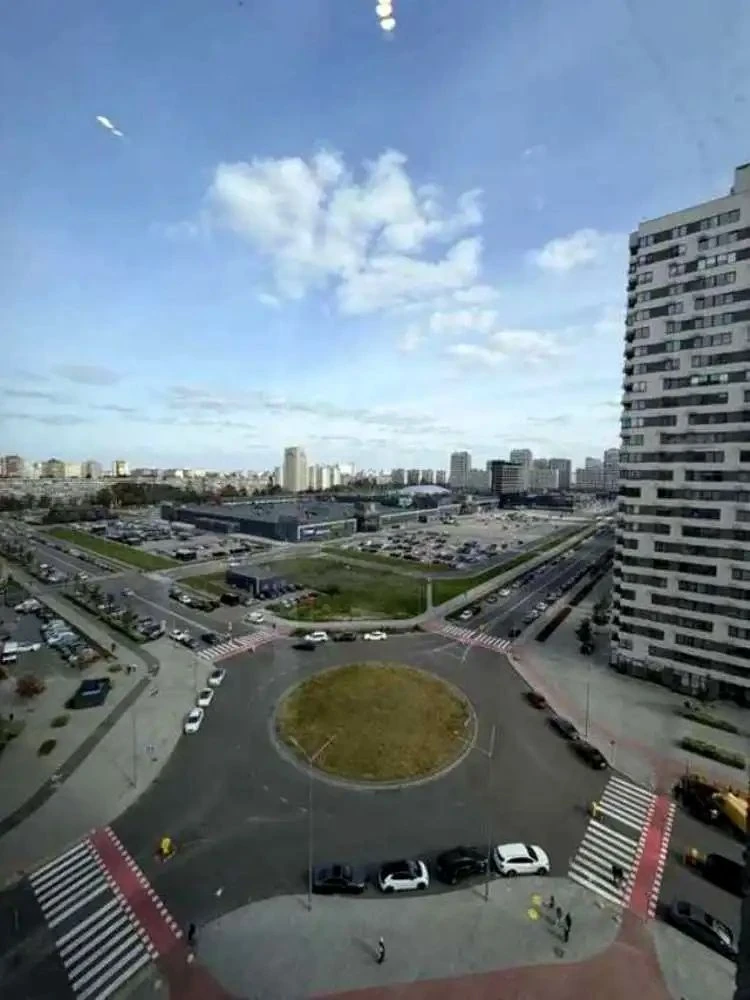 Продаж 2к квартири з ремонтом ЖК Варшавський 3 Змієнка 15/23