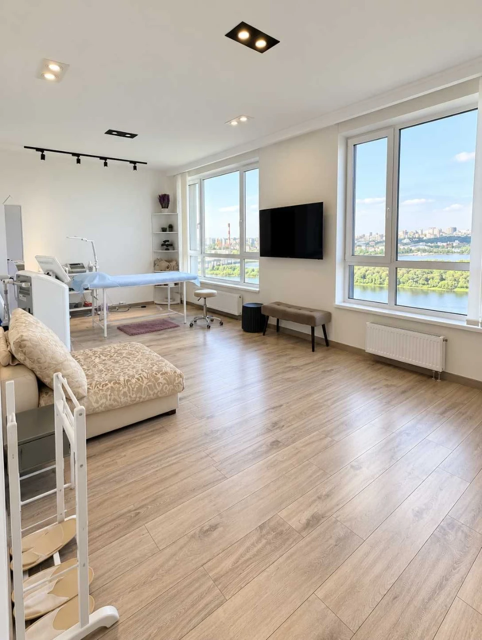 Продаж видової квартири 101,4 м² ЖК «Зарічний», метро Славут