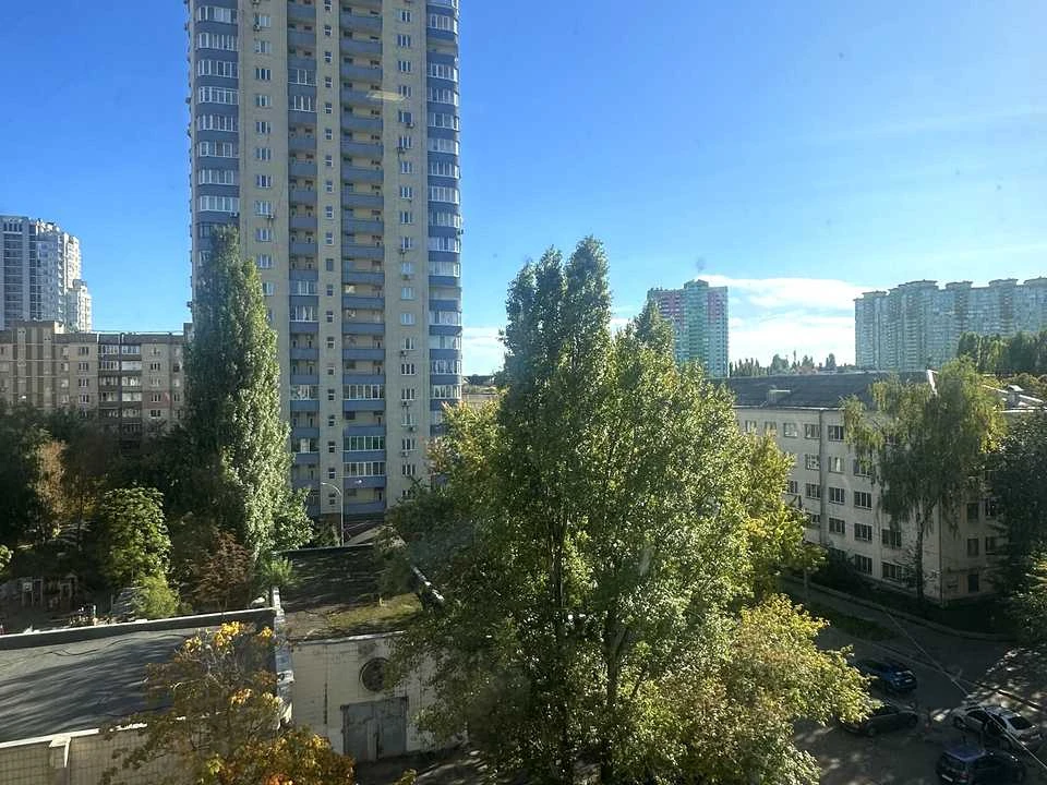 Квартира. Киев, улица Тетянинская