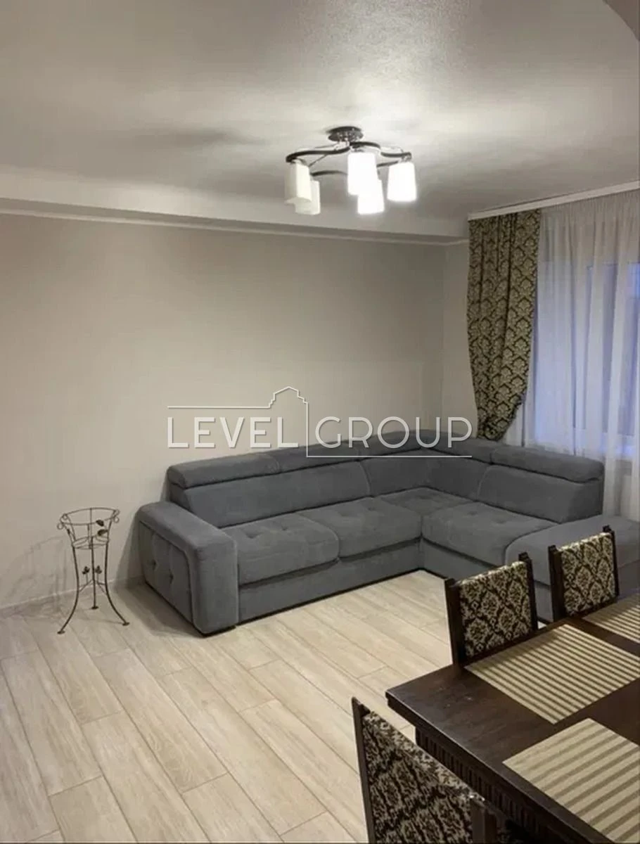 Продаж 3-кімнатної квартири біля метро  Берестейська  Берест