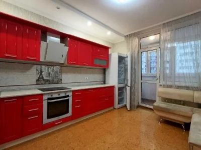 2-bedroom apartment on Dragomannova, 2B — 73.2 m² with excellent renovation