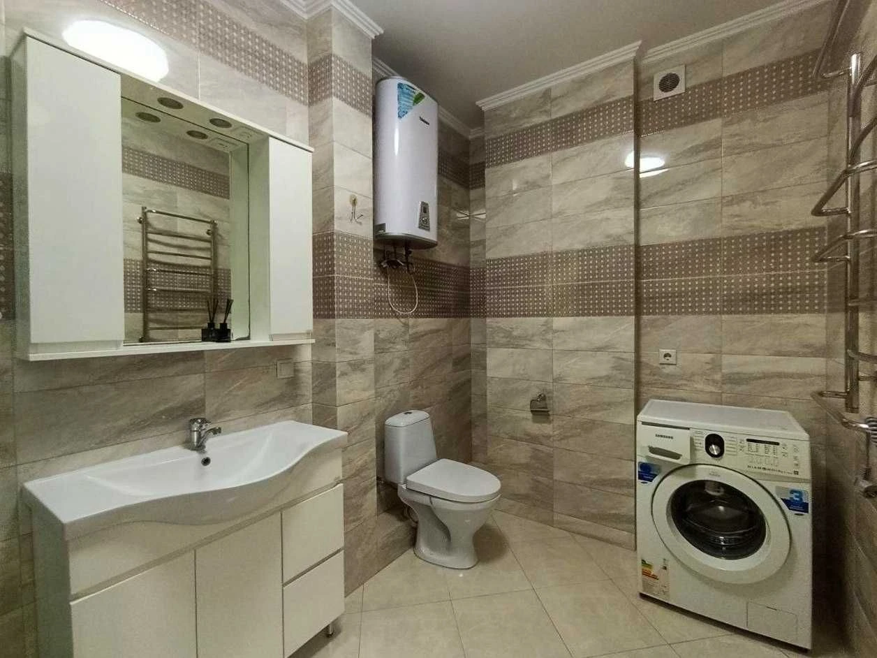 2-bedroom apartment on Dragomannova, 2B — 73.2 m² with excellent renovation