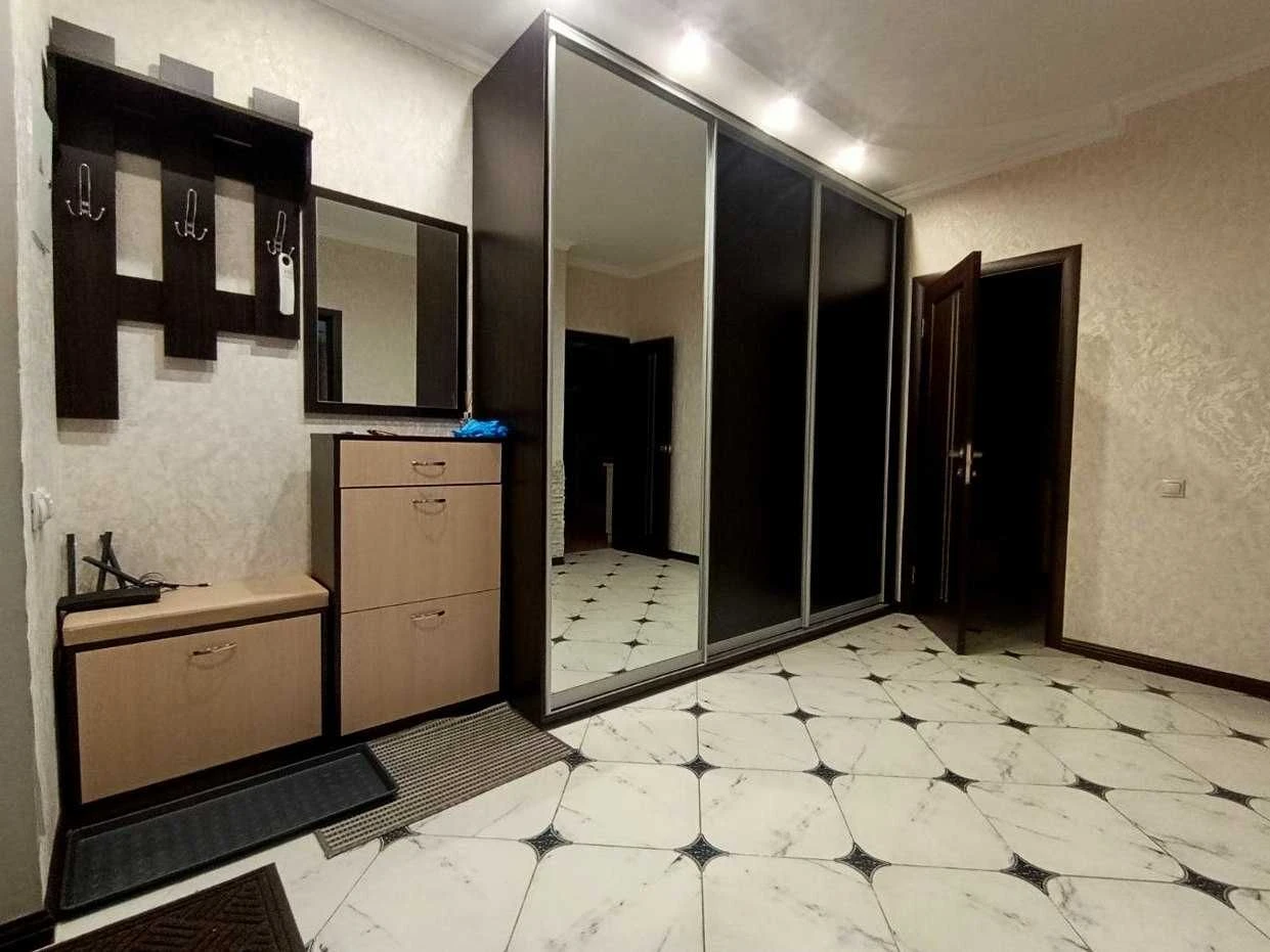 2-bedroom apartment on Dragomannova, 2B — 73.2 m² with excellent renovation