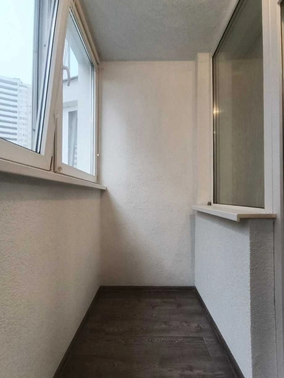 2-bedroom apartment on Dragomannova, 2B — 73.2 m² with excellent renovation