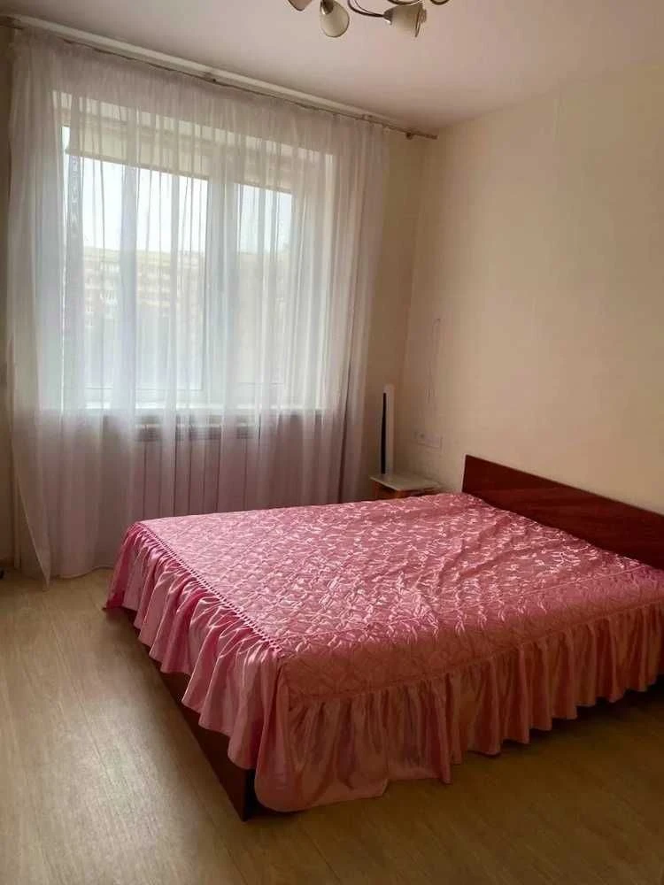 Продам 3-кімнатну квартиру на Тополі-3