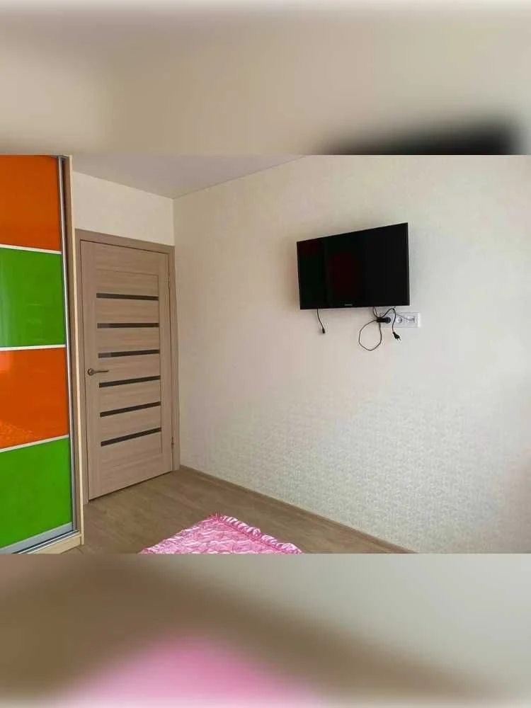 Продам 3-кімнатну квартиру на Тополі-3