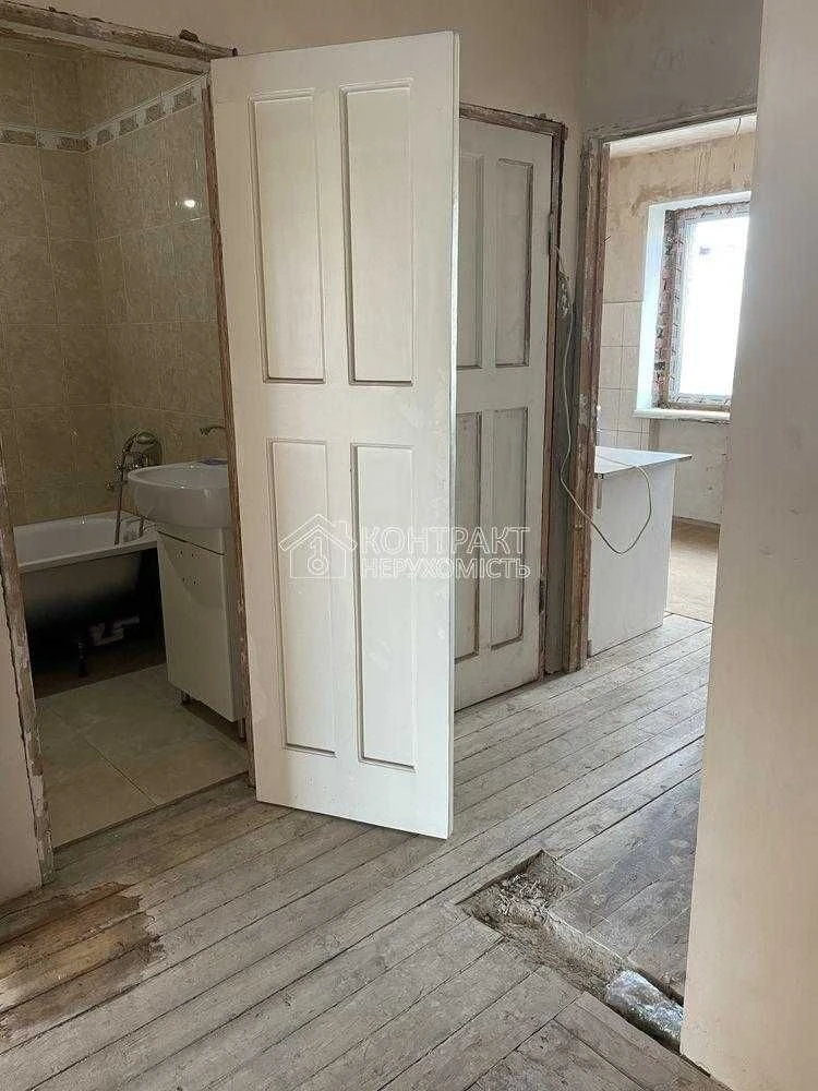 Продається 2-кімнатна квартира, Кінний ринок