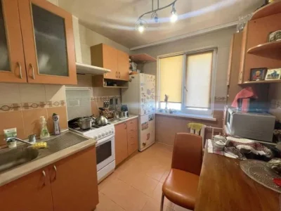 2х кімнатна квартира з Ремонтом на Озерній, 4й поверх, 52м2,