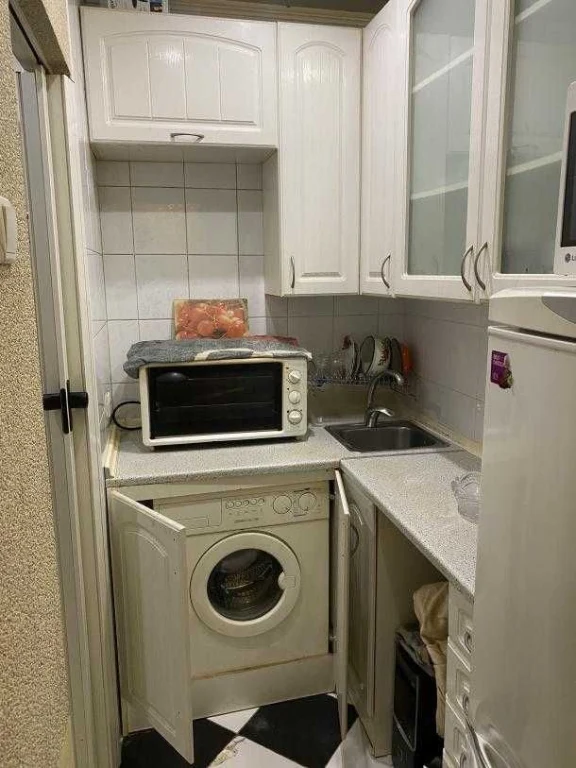 Продаж 1 кімнатної квартири з капітальним ремонтом, метро ХТЗ, Індустрі