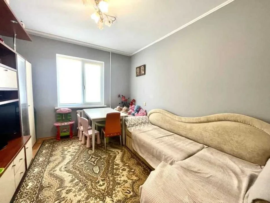 2х кімнатна квартира з Ремонтом на Озерній, 4й поверх, 52м2,