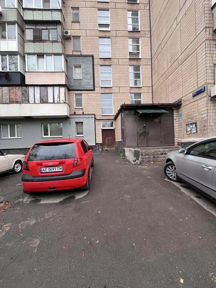 Продаж! 1 кімната «малосечок» на Артемі, в районі «Космонавтів», вул.