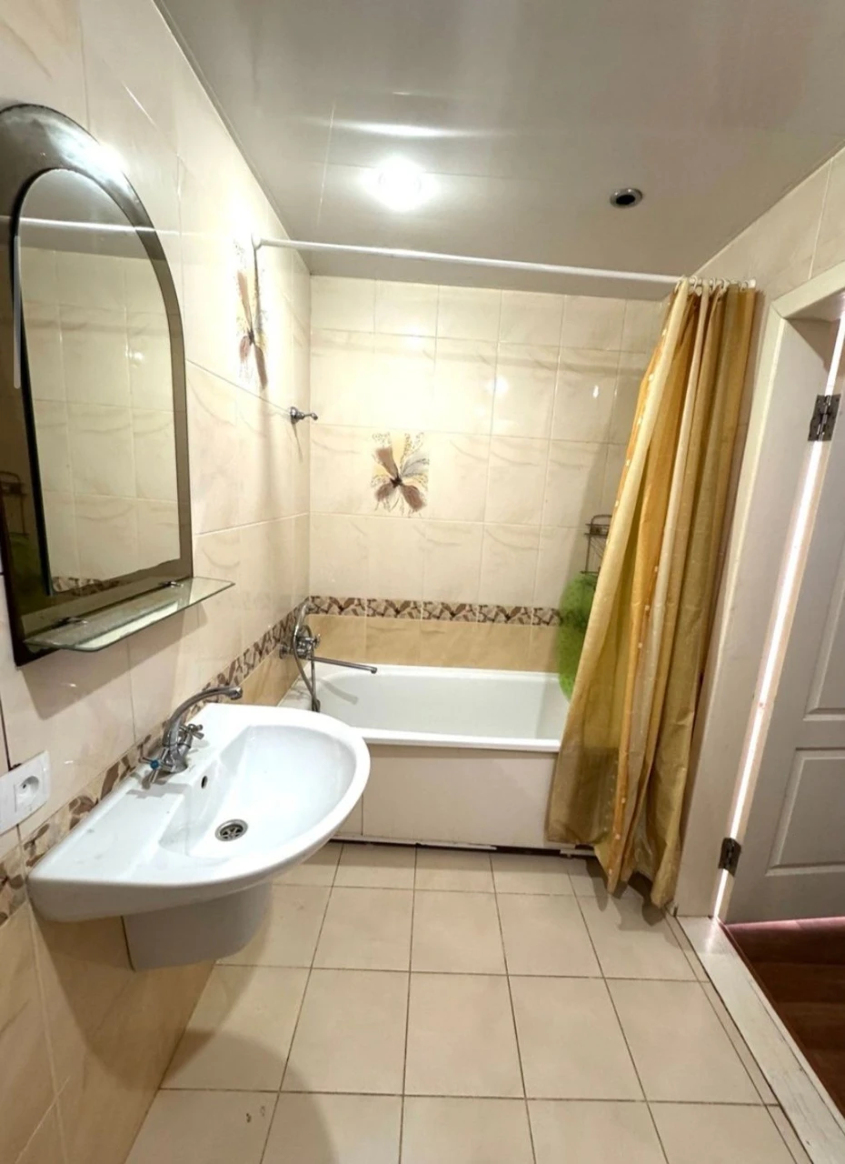 Sale of a 3-room apartment in Svichtodymyr