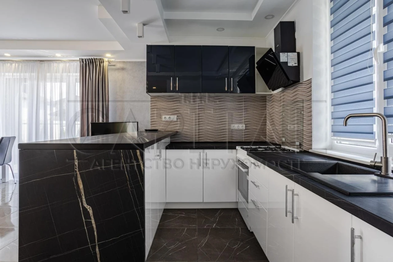 Будинок 3 кімнати, 150м², Вишгород, з паркінгом