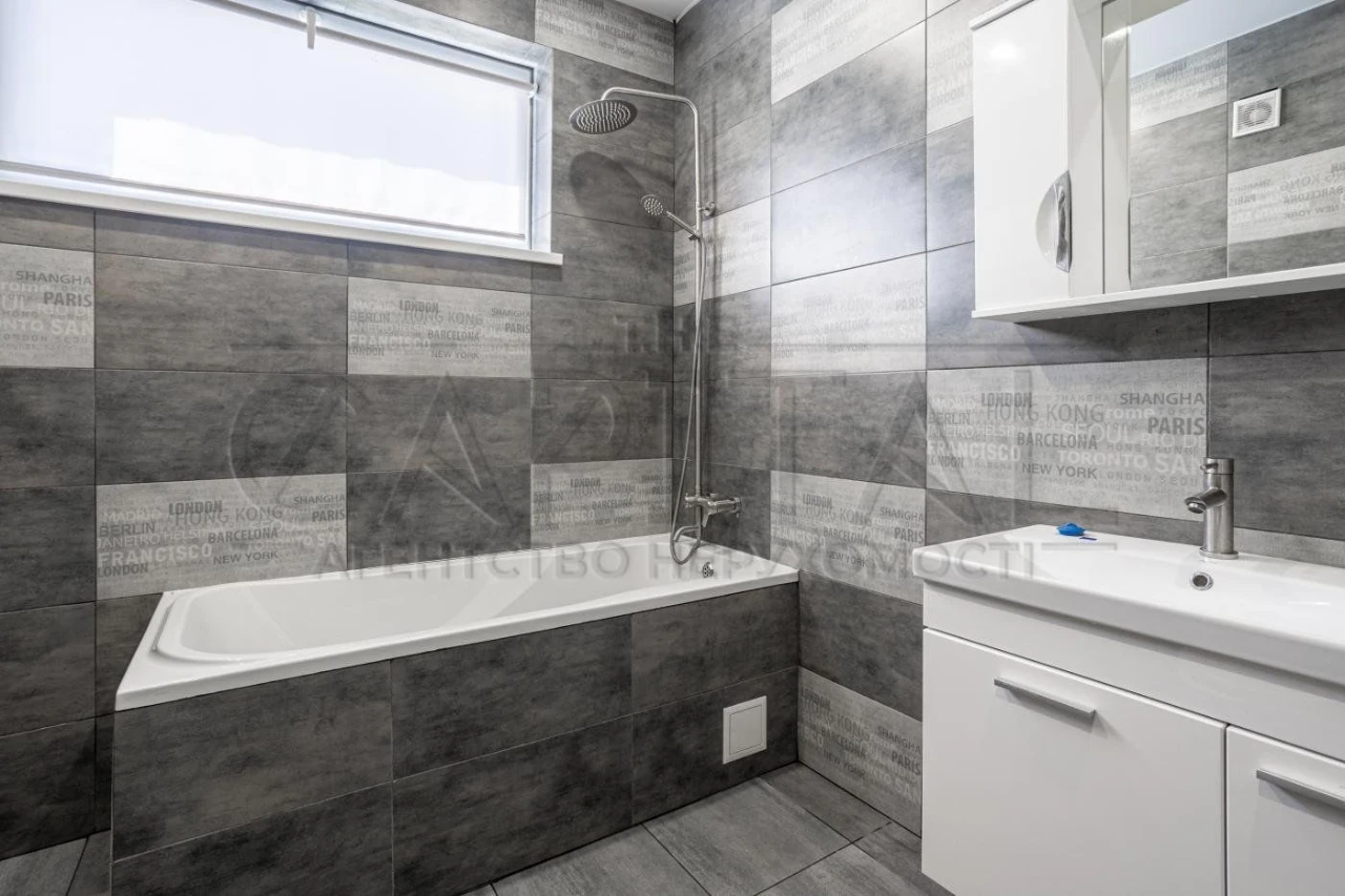 Будинок 3 кімнати, 150м², Вишгород, з паркінгом