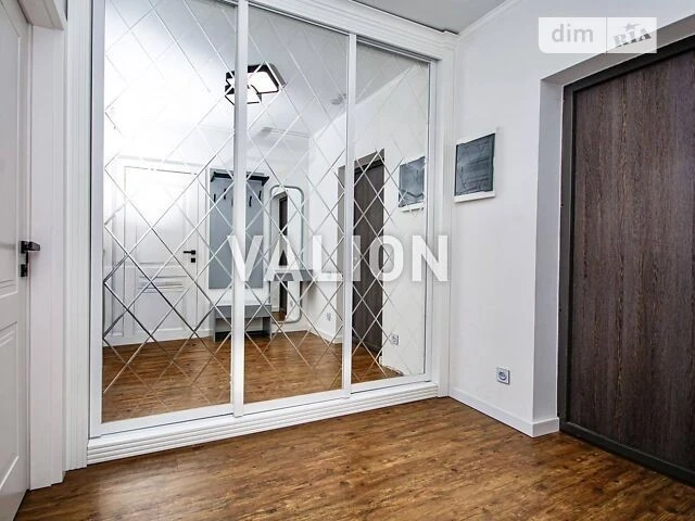 Sale of 1-room apartment 46.3 sq. m. on Knyazya Romana Mstislava Street