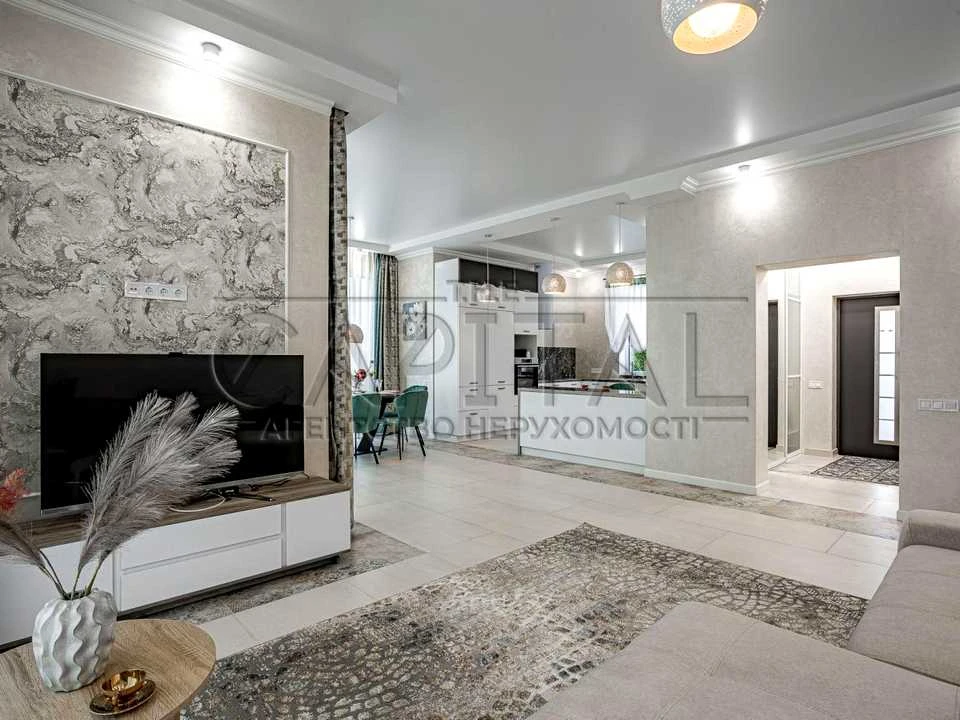 House. Kyiv, Per. 10-th North-Ozer
