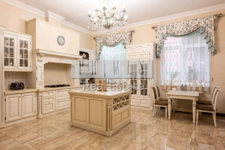 Luxury Pecersk, Tsarselo Street, Vilshanska Arsenal, building