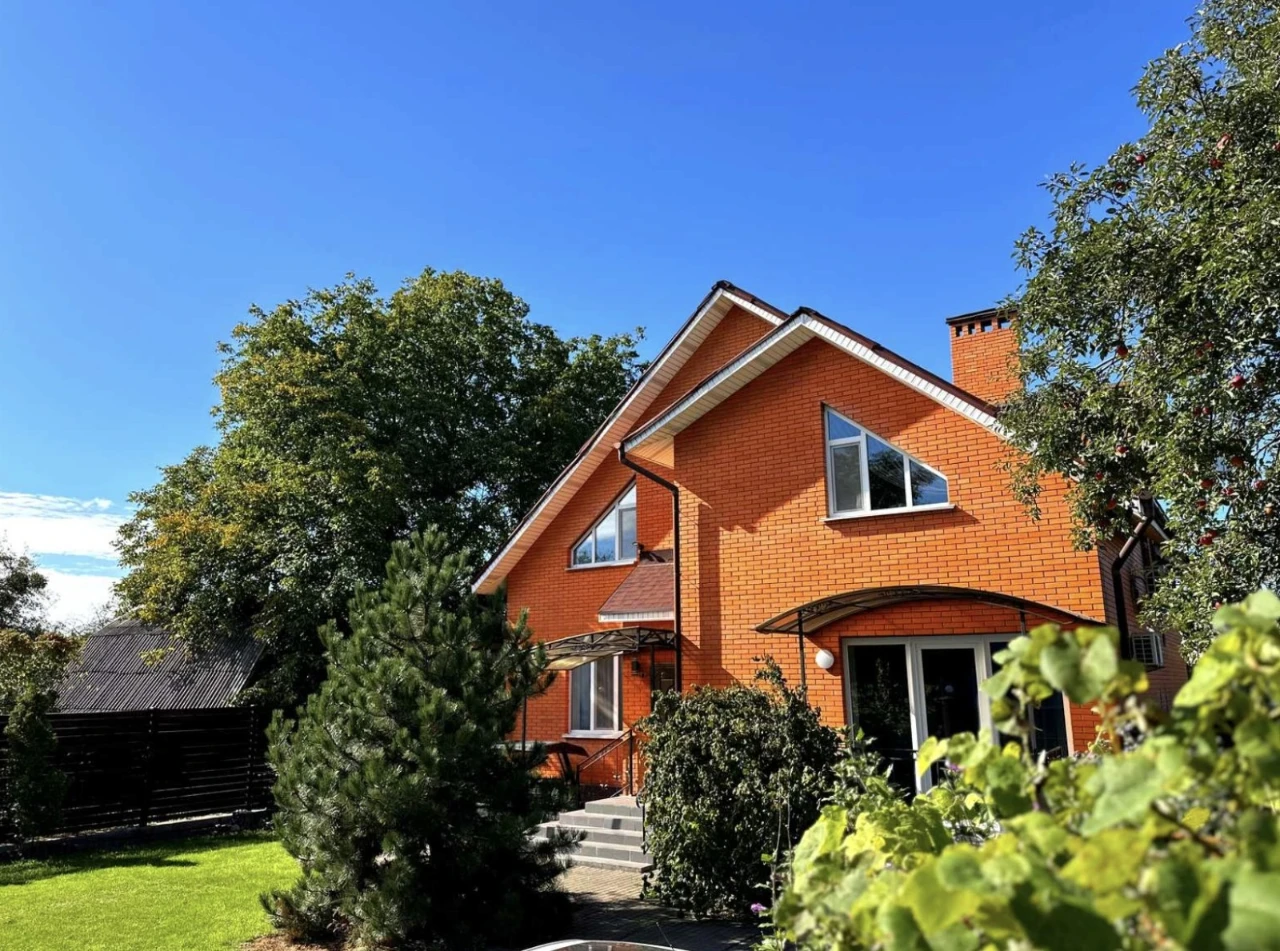 House for Sale: 300 m², Dachna Street
