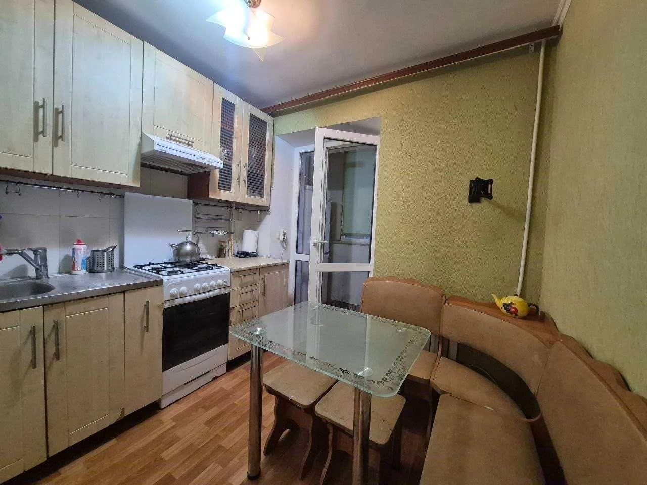Продаж 2-кімнатної квартири на вул. Краснова — 47,1 м², газ,