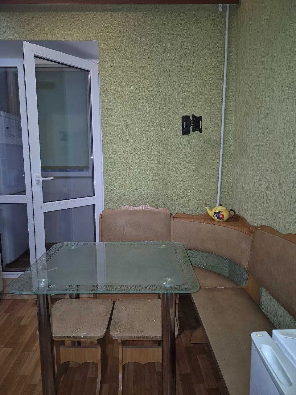 Продаж 2-кімнатної квартири на вул. Краснова — 47,1 м², газ,