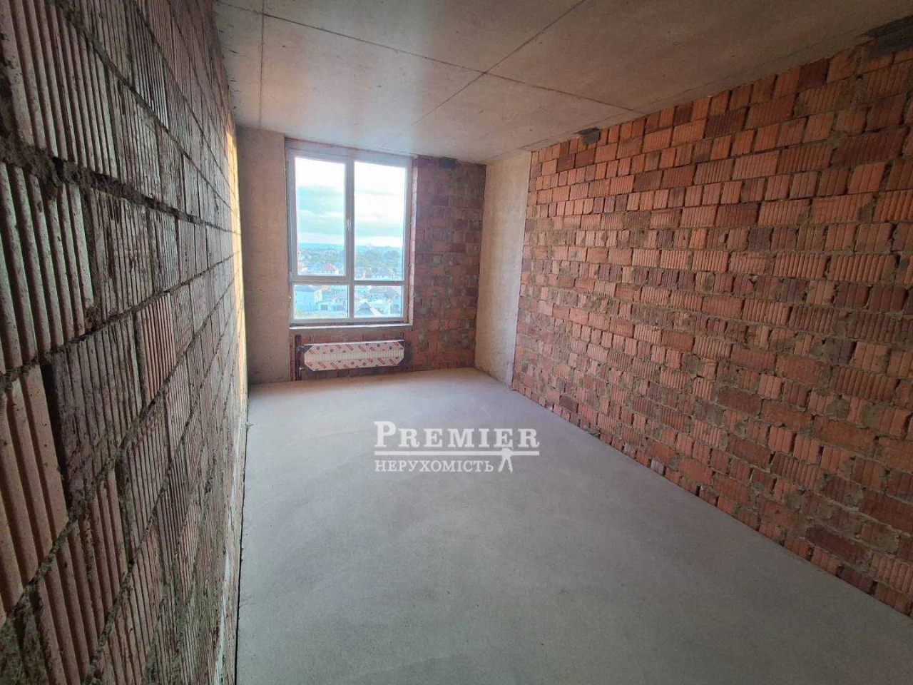 Продається простора 1-кімнатна квартира площею 45 м² у сучас