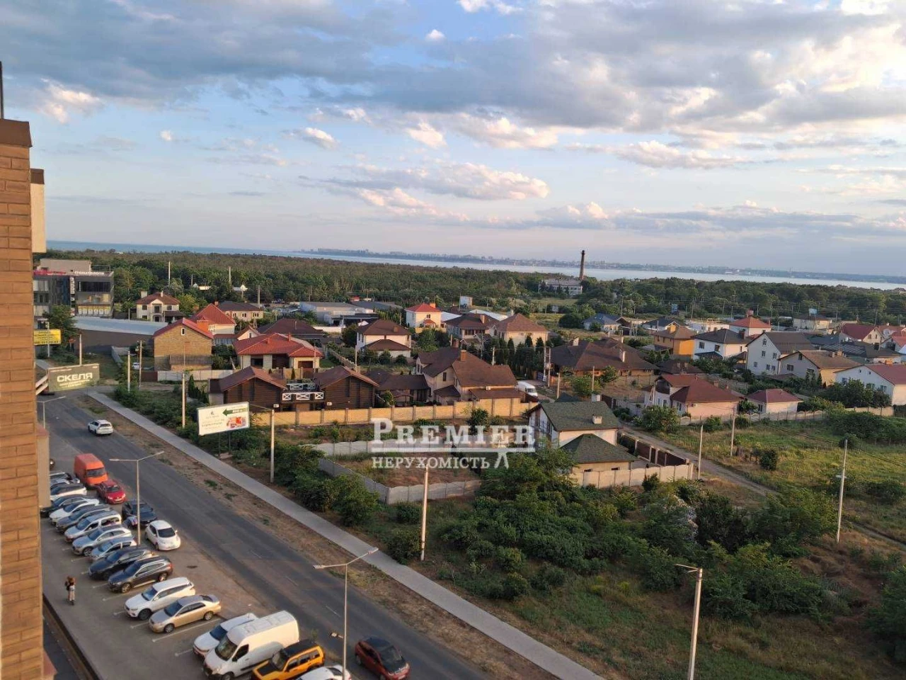 Продається простора 1-кімнатна квартира площею 45 м² у сучас